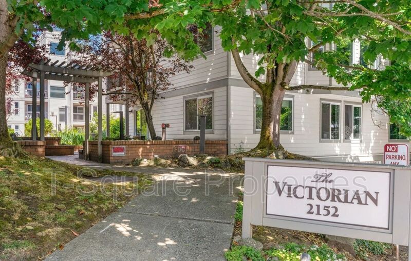 Seattle Condo: 2152 N 112th St