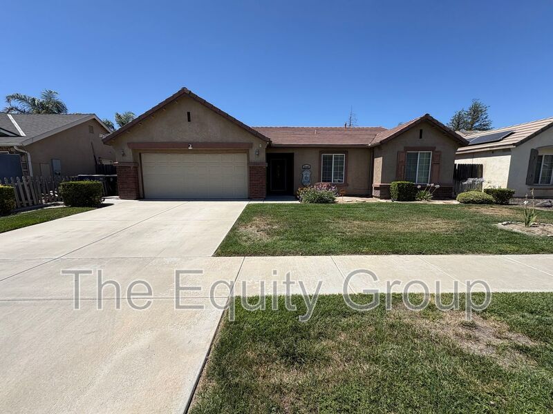 Tulare House: 2340 West Tahoe Ave