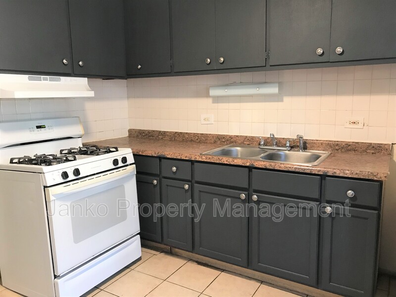 Broadview Condo: 2108 S 17th Ave