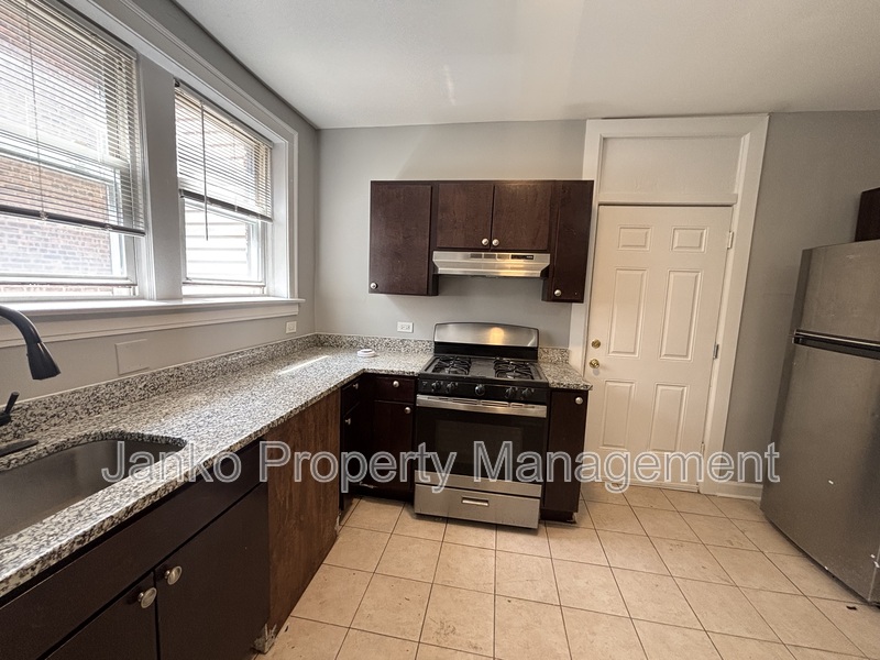 Chicago Condo: 8000 S Champlain Ave