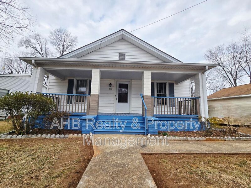 Burlington House: 914 Stokes Street