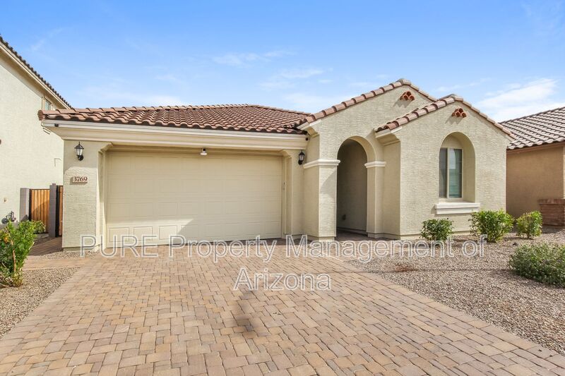 Avondale House: 3769 N 102nd Ave