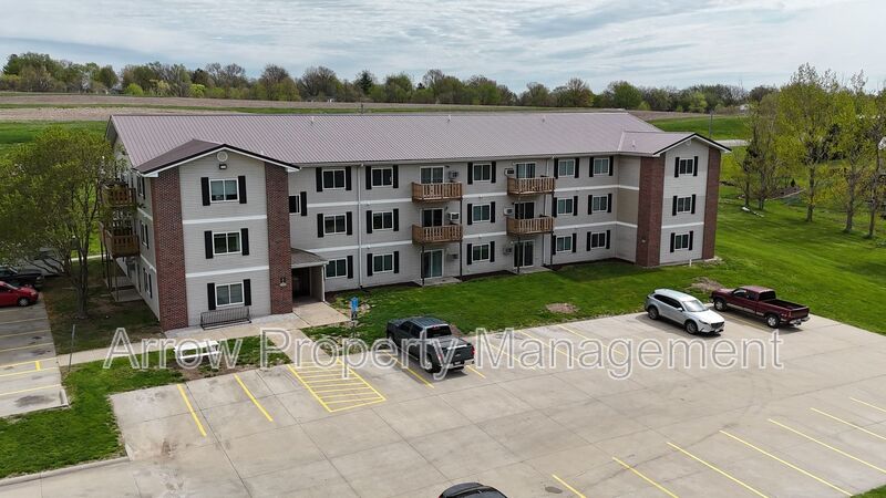 Clarinda House: 940 27th Street