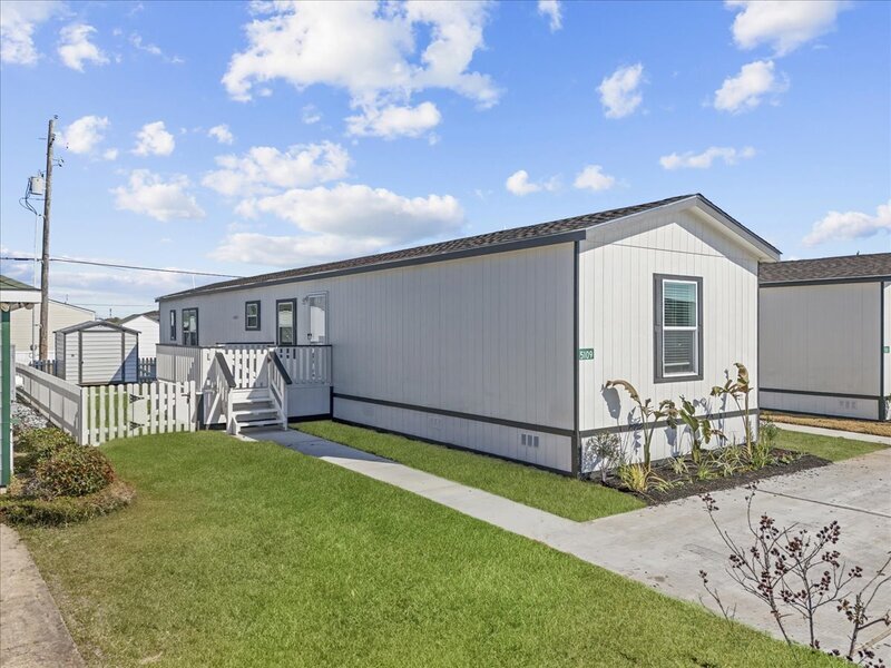 Dickinson House: 5111 Caicos Calle