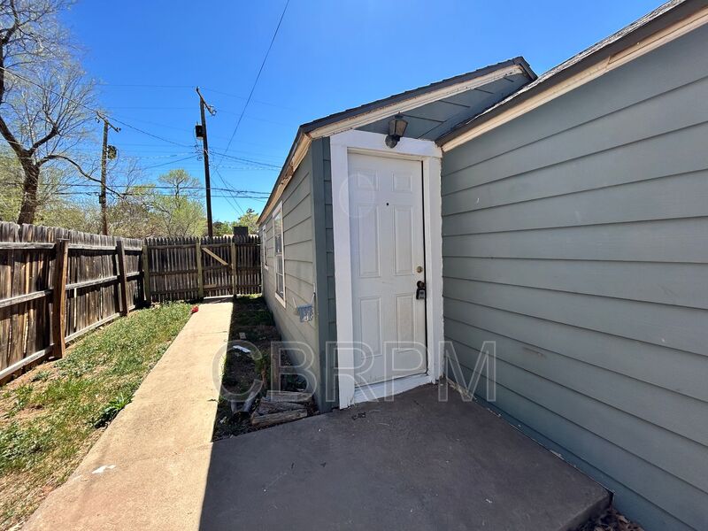 Lubbock House: 2305 27th Street