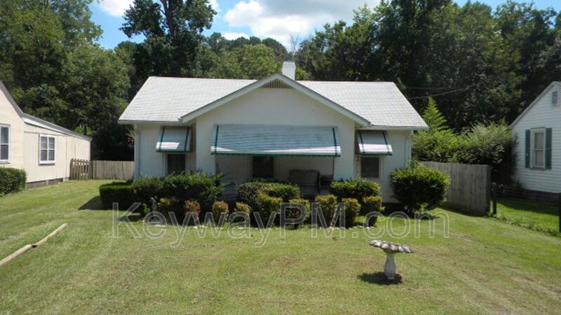 Augusta House: 1870 Kissingbower Road