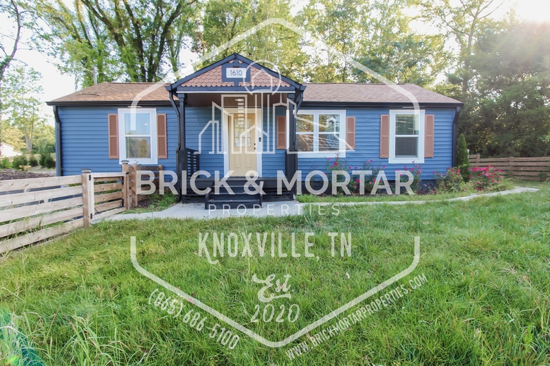 Knoxville House: 1610 Dry Gap Pike