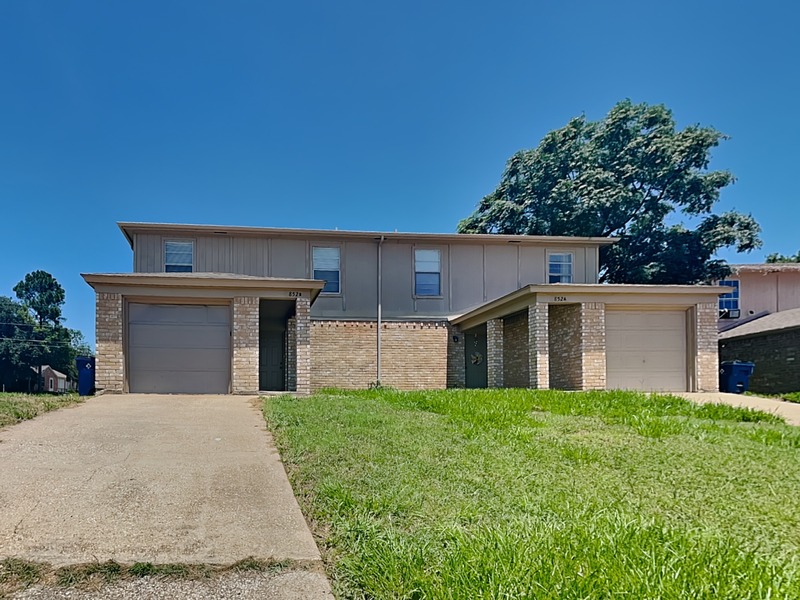 Burleson House: 852 NW Summercrest Blvd