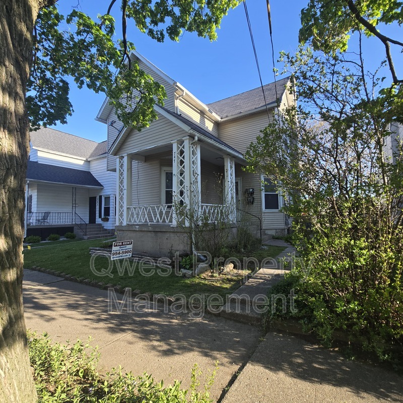 Grand Rapids Condo: 747 1st St NW