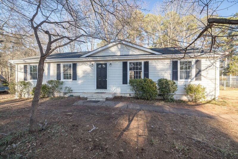 Watkinsville House: 1210 Bouldercrest Circle