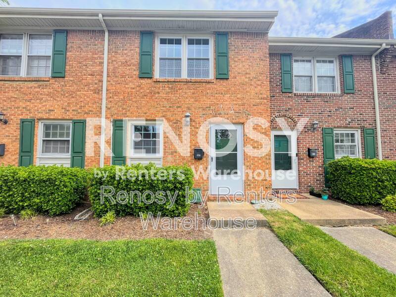 Virginia Beach House: 870 Elizabeth Court