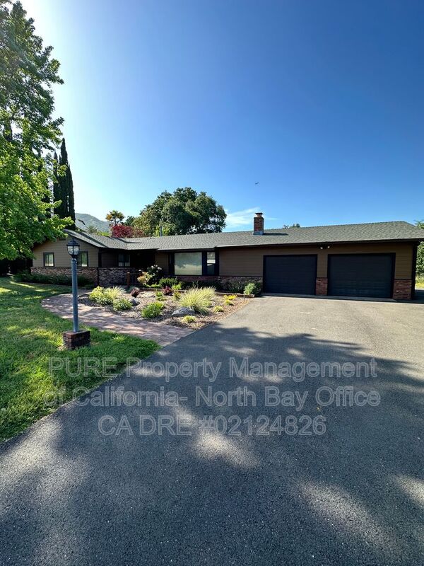 Ukiah House: 170 Gobalet Ln