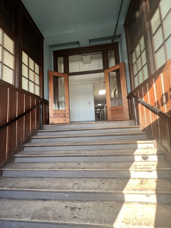 Davenport Condo: 402 E. 4th St. #506