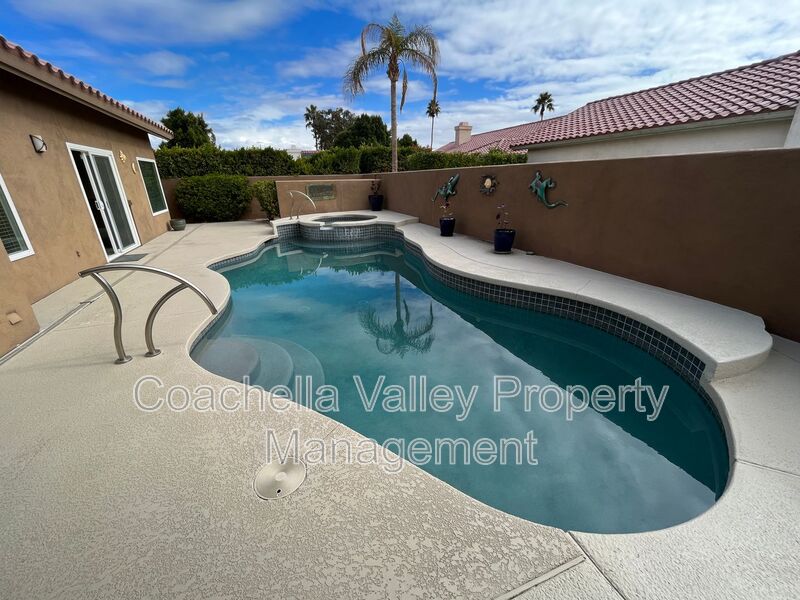 Palm Desert House: 77597 Carinda Ct