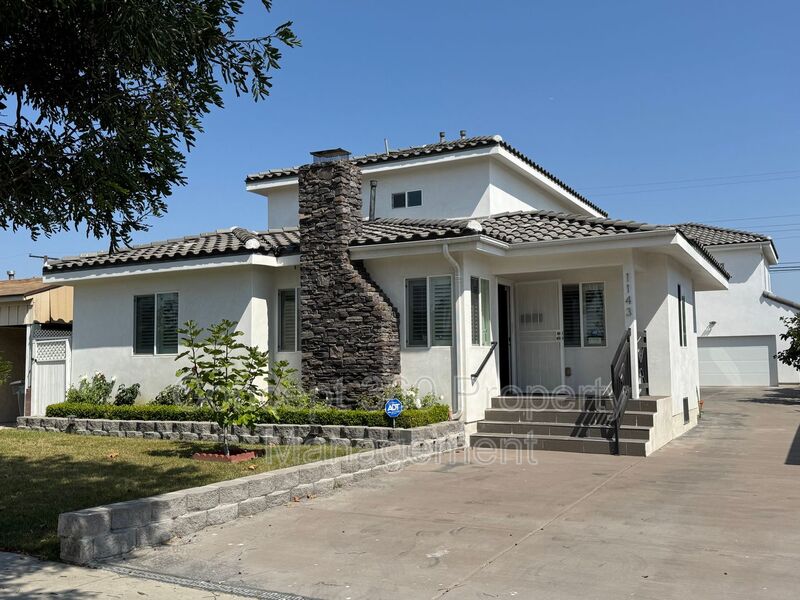 GARDENA House: 1143 W 163RD ST