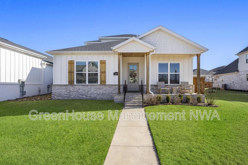 Bentonville House: 6207 SW Prism Path Street