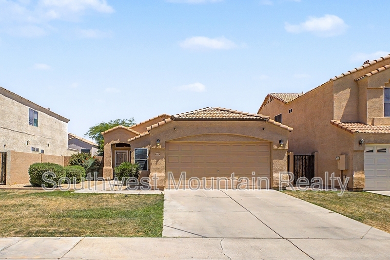 Mesa House: 649 S Banning