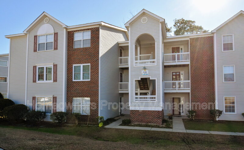 Fayetteville House: 349-5 Waterdown Dr