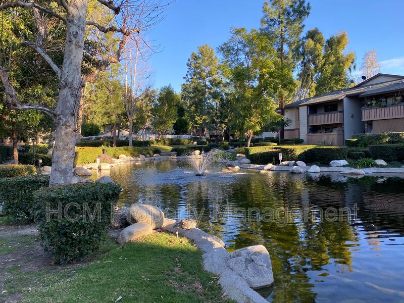 Lake Forest House: 20702 El Toro Rd