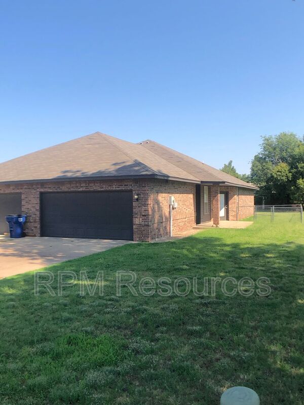Mustang Condo: 107 E Forster Ln