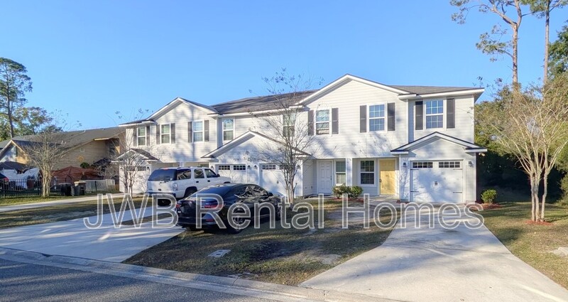 Jacksonville Townhome: 5502 Marathon Pkwy