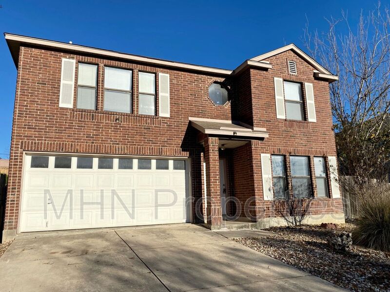Spacious 3bed/2.5 bath Two-Story Home with HUGE Closet Space and Backyard! Easy access to 1604,  35 & Randolph Air force Base. - Slider navigation 1