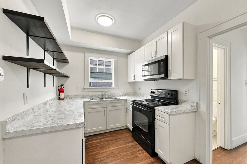 Photograph 5 of 2317 East Magnolia Avenue, 2
