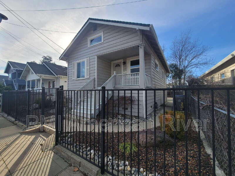 Sacramento House: 3102 40th Street