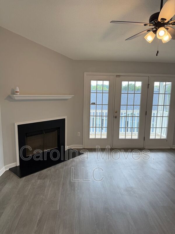 Greer House: 107 Pelham Square Way