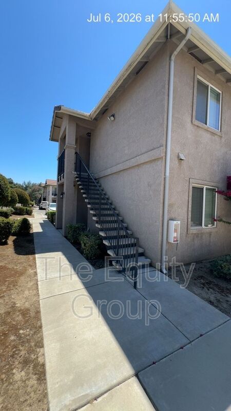 Visalia House: 2664 West Lark Avenue