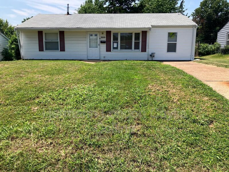 Saint Louis House: 9859 Vickie Pl