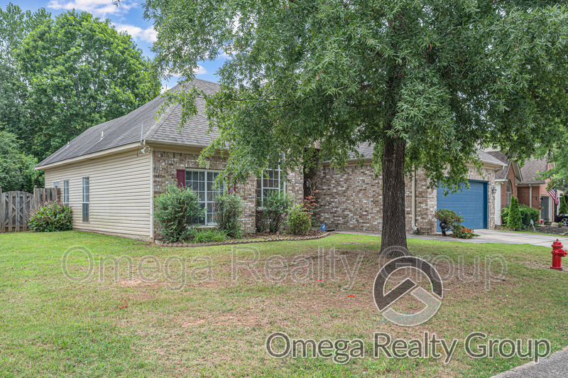 Sterrett House: 2130 Forest Lakes Ln