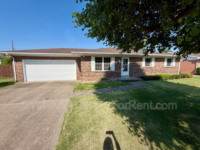 Evansville House: 1724 North Colony Drive