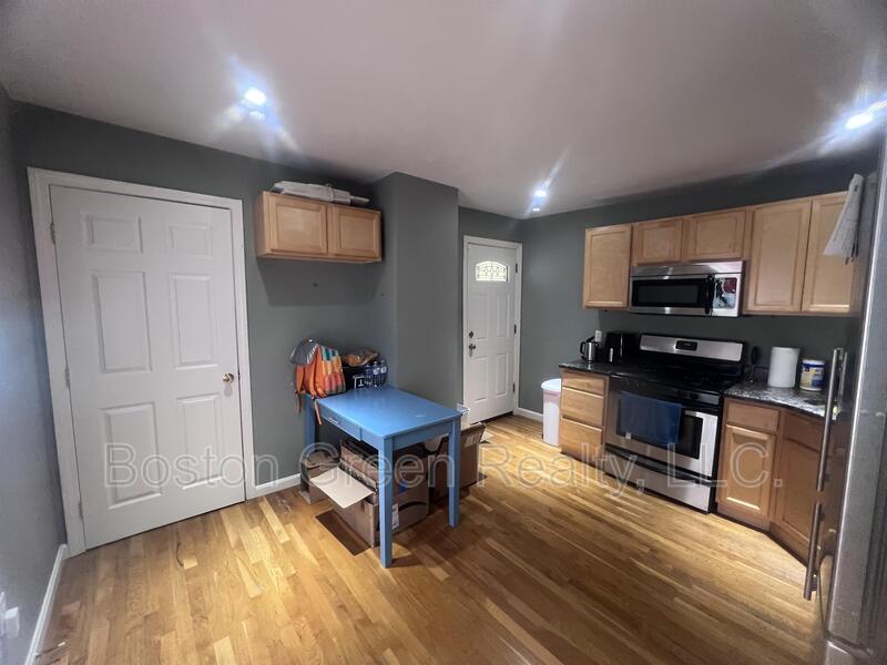 Boston House: 6 Arcadia Street