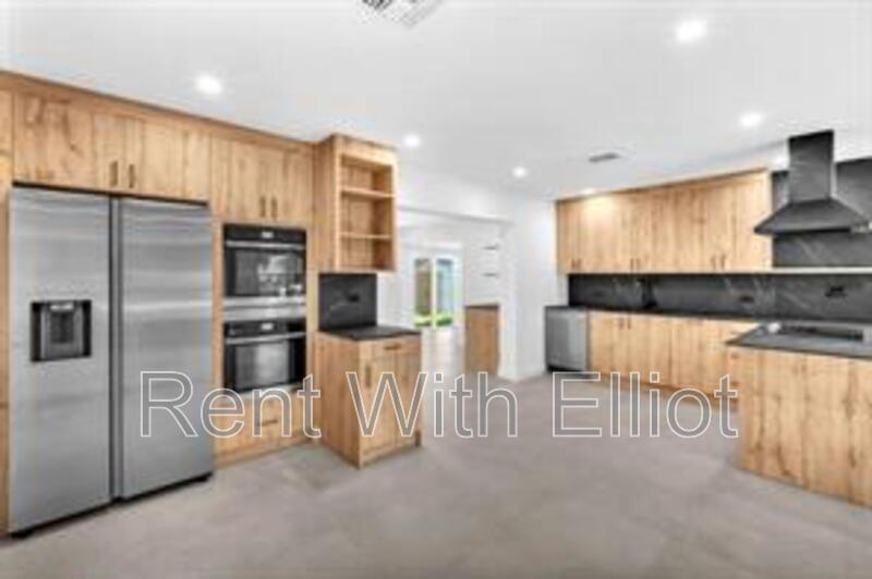 Dania Beach House: 4640 SW 25 Terrace