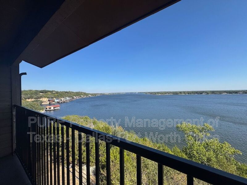 Granbury House: 6321 Kelly Drive