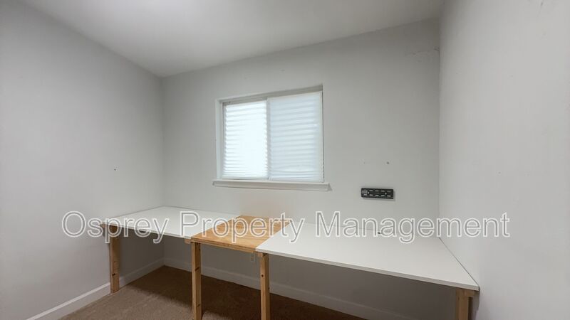 Spacious 5-Bedroom Virginia Beach Home with Workshop & Ample Storage - Photo 12
