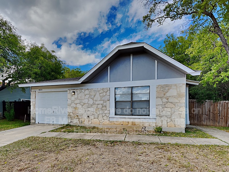 San Antonio House: 9715 Hidden Cross