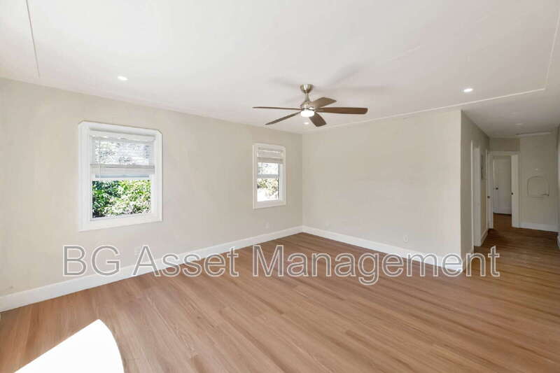 Martinez House: 2801 Sabral Cir