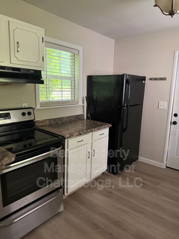 Rossville House: 133 Hogan Rd