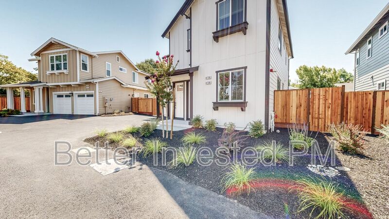 Santa Rosa House: 4738 Ima Ln