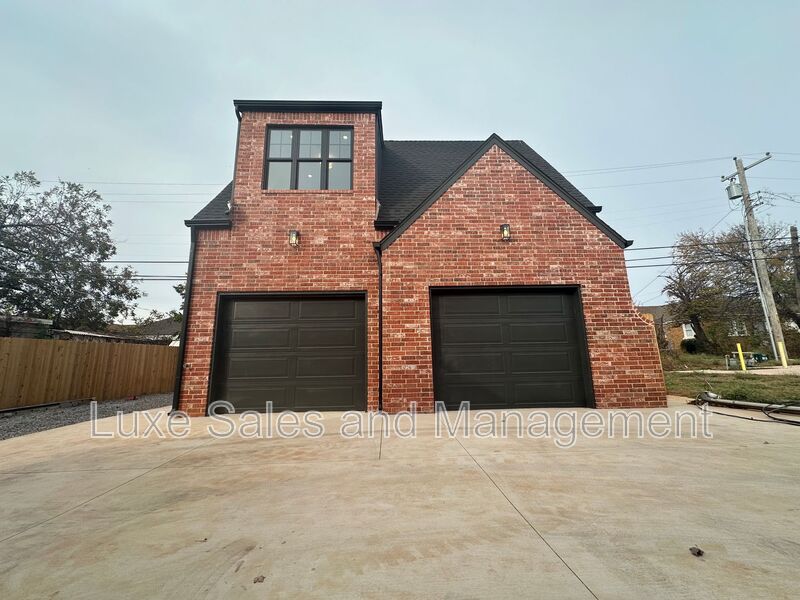 Oklahoma City House: 911 NE 16th St C