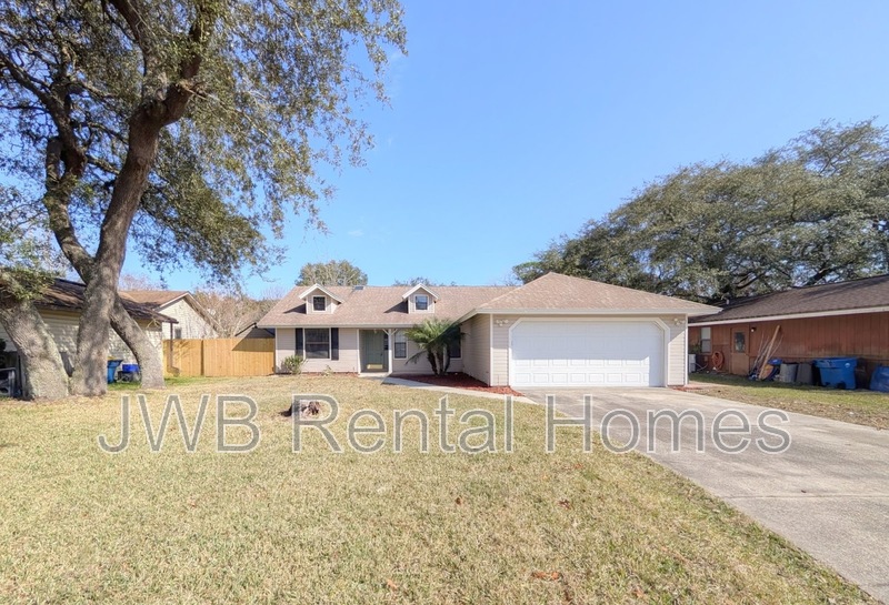 Jacksonville House: 3257 Hampstead Drive