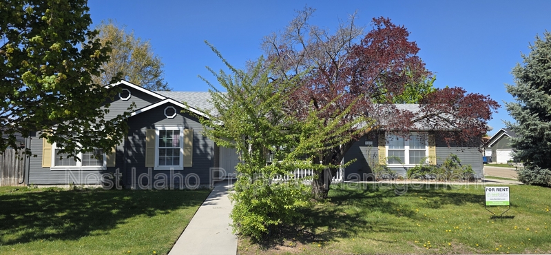 Nampa House: 907 Aspen Grove Street