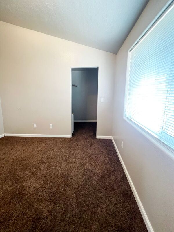 Photo 26 of rental home at 782 North Cloverleaf Loop