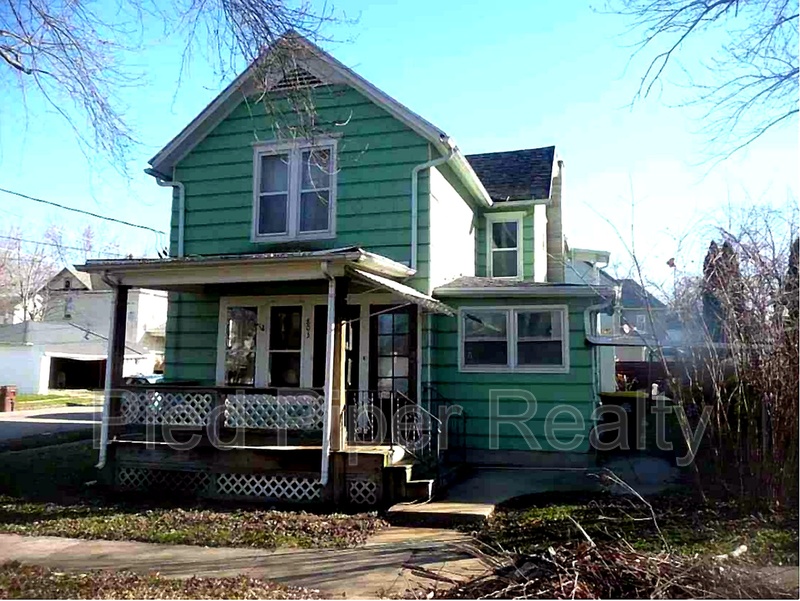 Freeport Condo: 803 S Walnut Ave