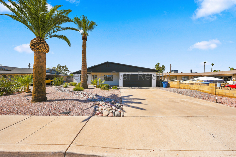 Tempe House: 2162 E Concorda Dr