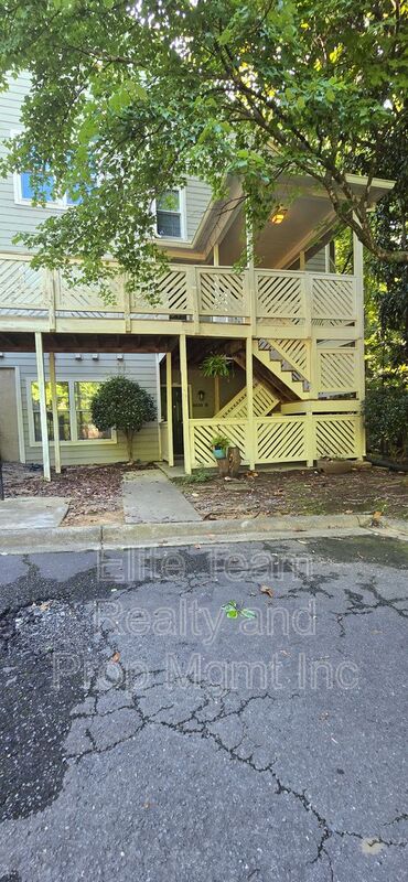 Charlotte Condo: 6039 Gray Gate Lane