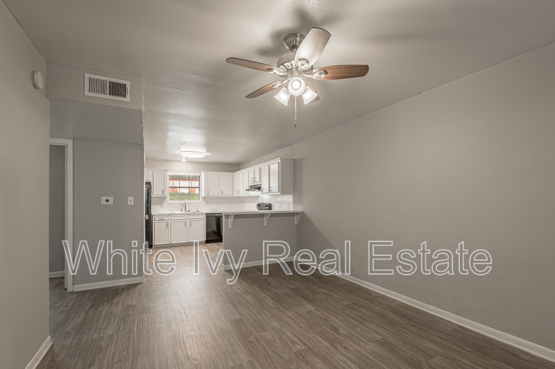 2 Bedroom Apartment – 600 Palm Street 2, Huntsville, TX