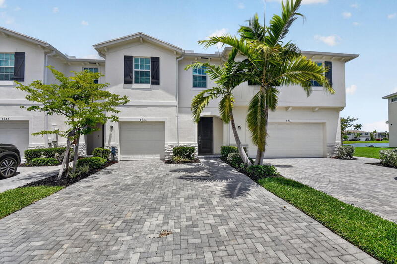 Lake Worth Townhome: 6933 N Harbours Edge Avenue
